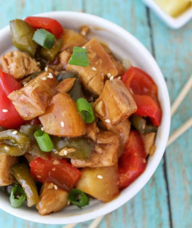 How to Make Tender Sweet and Sour Chicken in the Slow Cooker