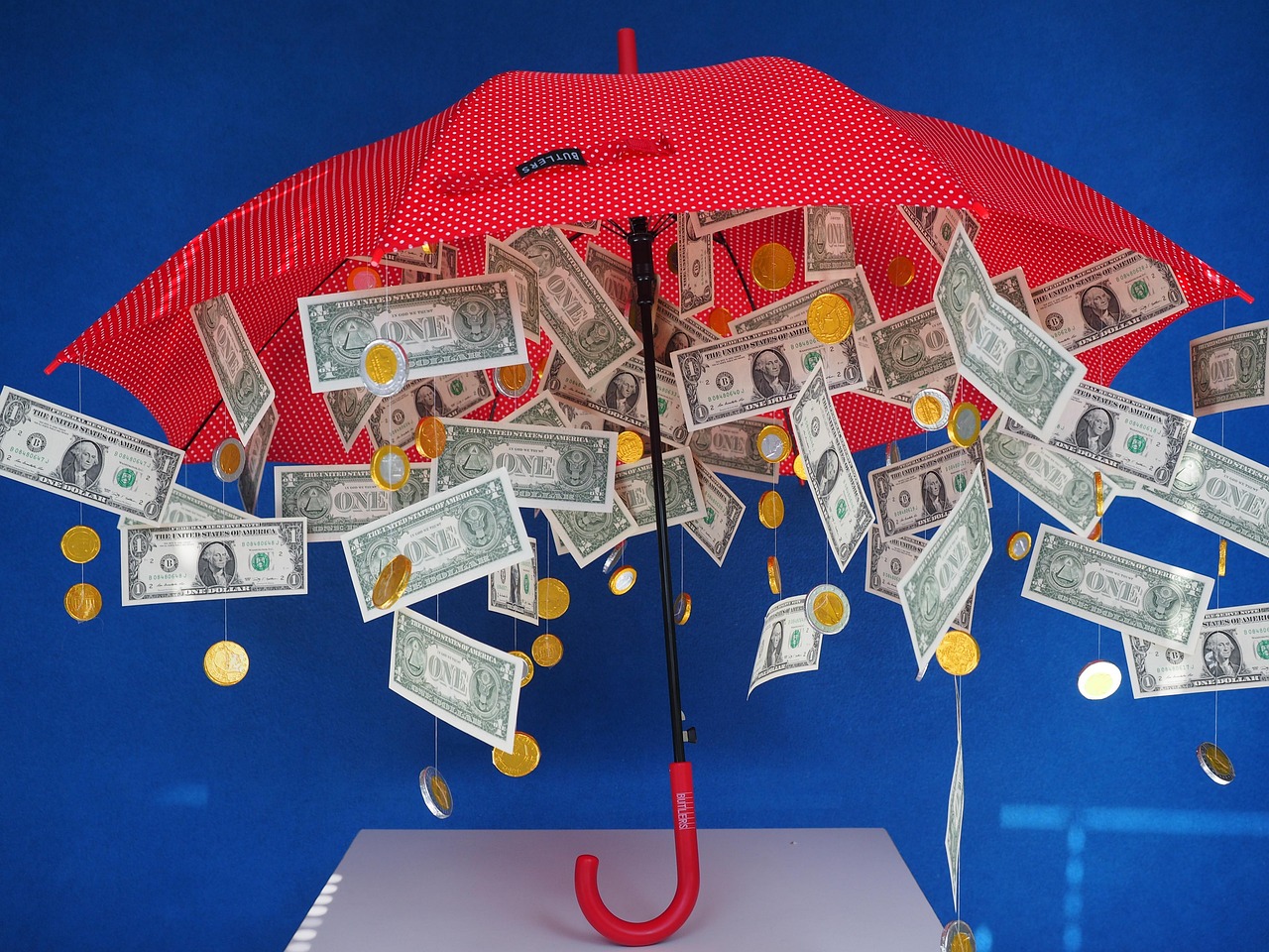 Break the cycle of living paycheck to paycheck with smart money steps you can start today.