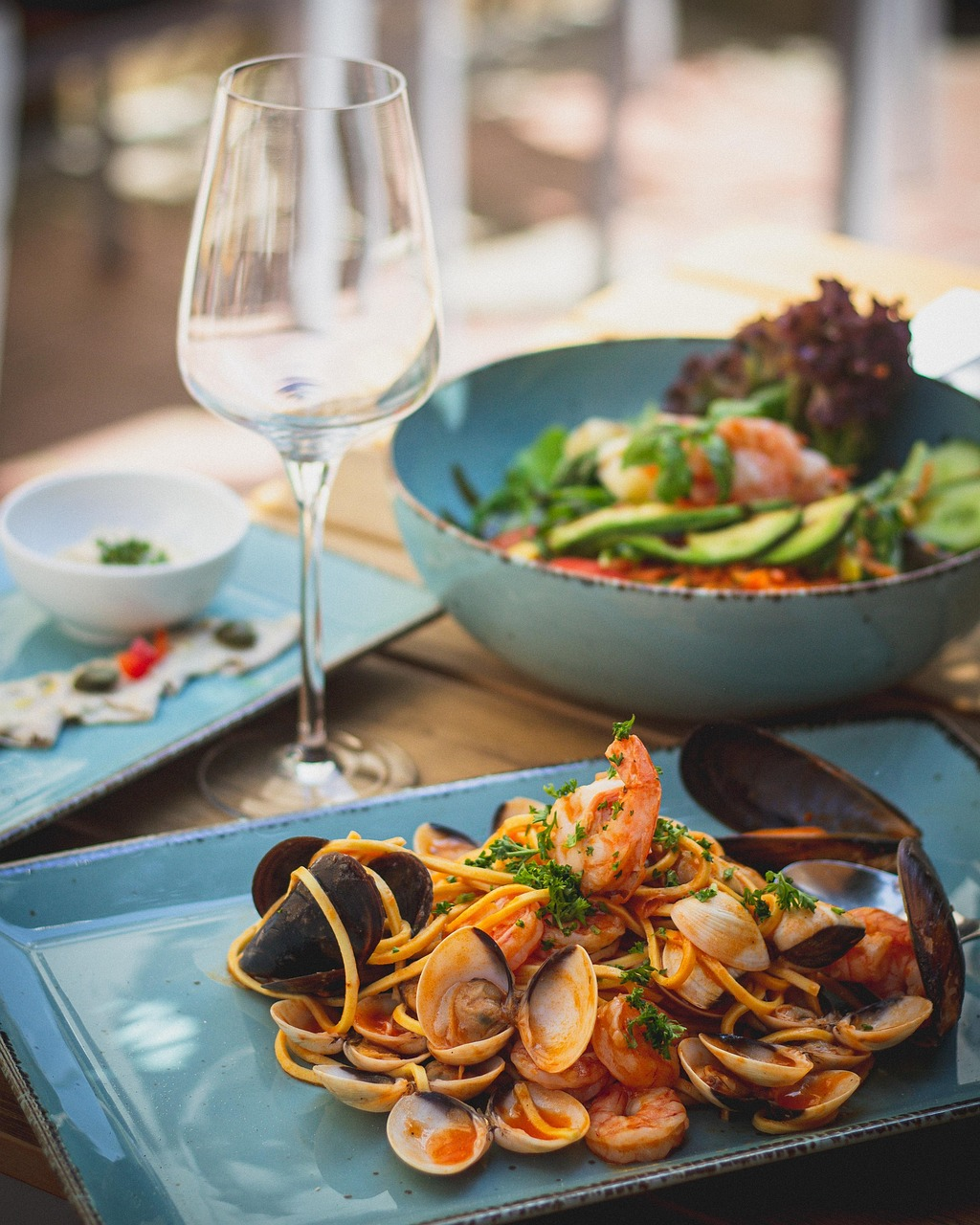 Earning Money with Restaurant Reviews in 2025 [Practical Tips]