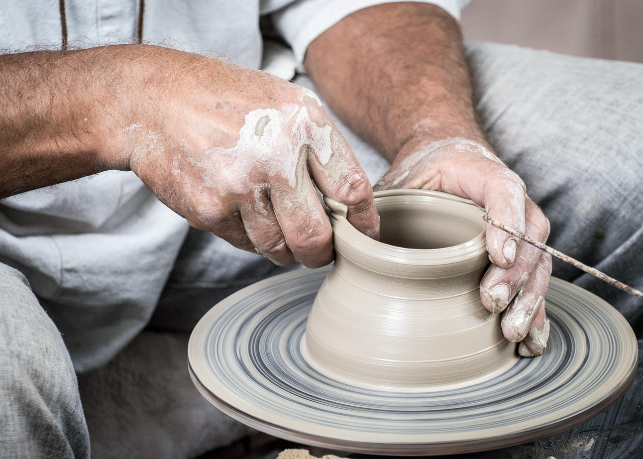 Best Profitable Crafts to Sell for Profit [2025 Edition]