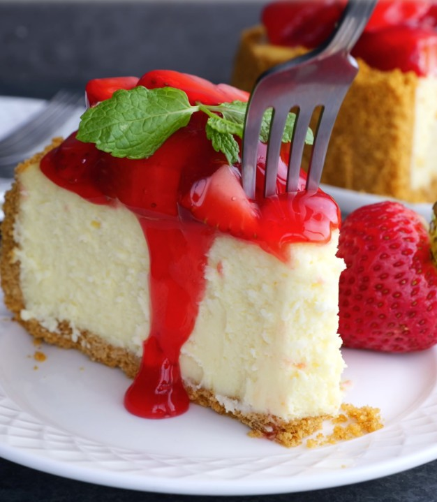Step-by-Step Strawberry Cheesecake for New Bakers [With Baking Shortcuts]